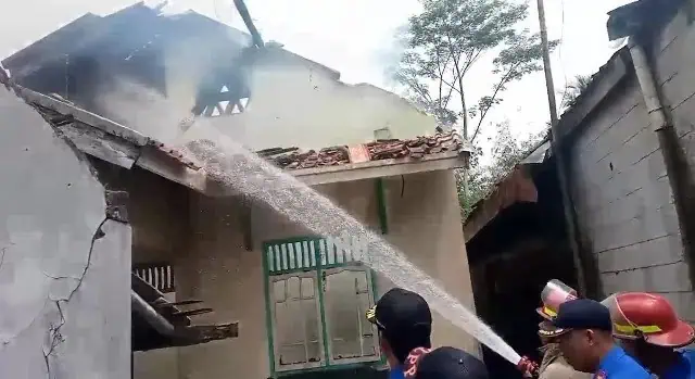 Bapak Anak di Lebak Nyaris Jadi Korban Amukan Sijago Merah
