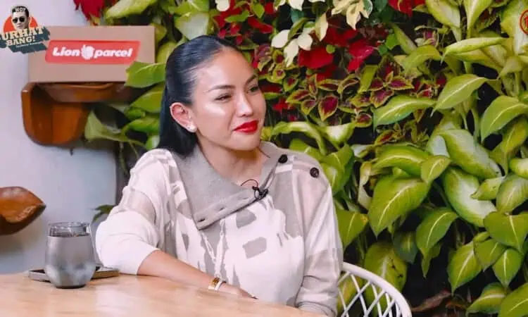 Nikita Mirzani Emosi Usai Razman Singgung Percintaan Vadel Badjideh dengan Lolly