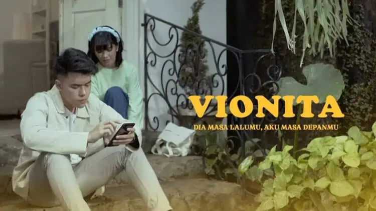 Lirik Lagu Dia Masa Lalumu, Aku Masa Depanmu - Vionita