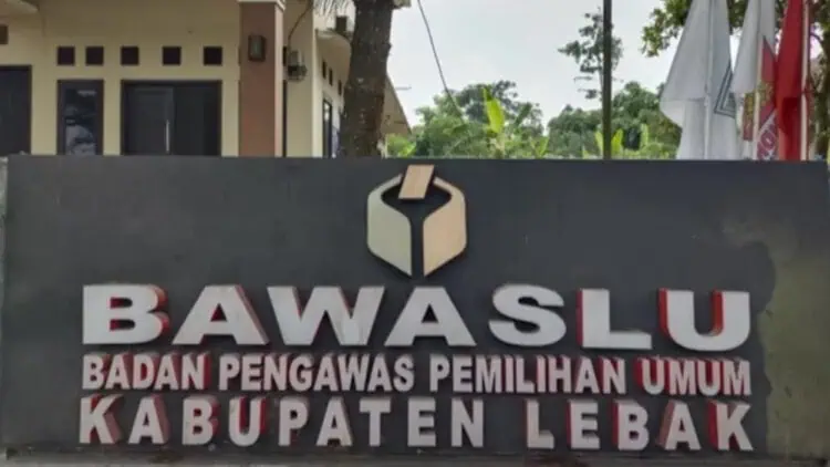 Oknum Kades di Lebak Terciduk Gunakan Atribut Paslon di Debat Pilkada