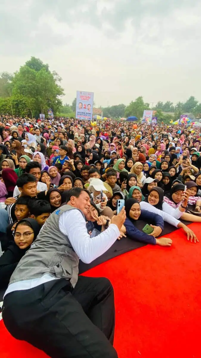 Lakukan Politik Gembira, Maesyal Rasyid Ajak Masyarakat Selfie Bareng