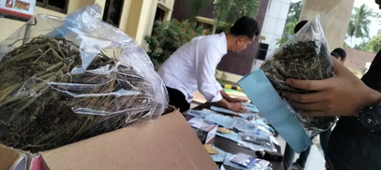 Dua Pengedar Narkoba Jaringan Lapas Diamankan ke Mapolres Pandeglang