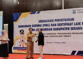DPUPR Kabupaten Serang Berikan Penghargaan ke Alfamart, Ini Alasannya