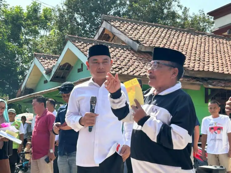 Komedian Haji Bolot Ajak Warga Dukung Mad Romli-Irvansyah
