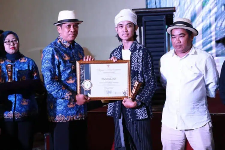 Secara simbolis, Pj Bupati Tangerang, Andi Ony Prihartono membuka Festival Bambu Expo 2024 di Hotel Yasmin, Kelurahan Binong, Kecamatan Curug, Kamis (17/10). (ISTIMEWA)