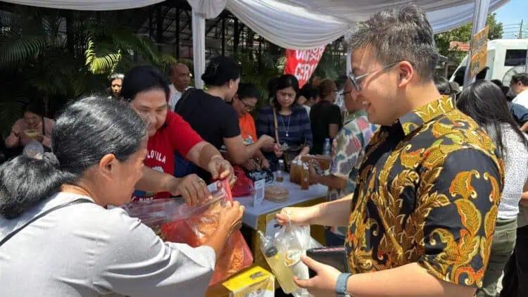 Abraham Berbagi Kasih Pada Perayaan Hari Pangan Sedunia di Paroki Ciputat Timur