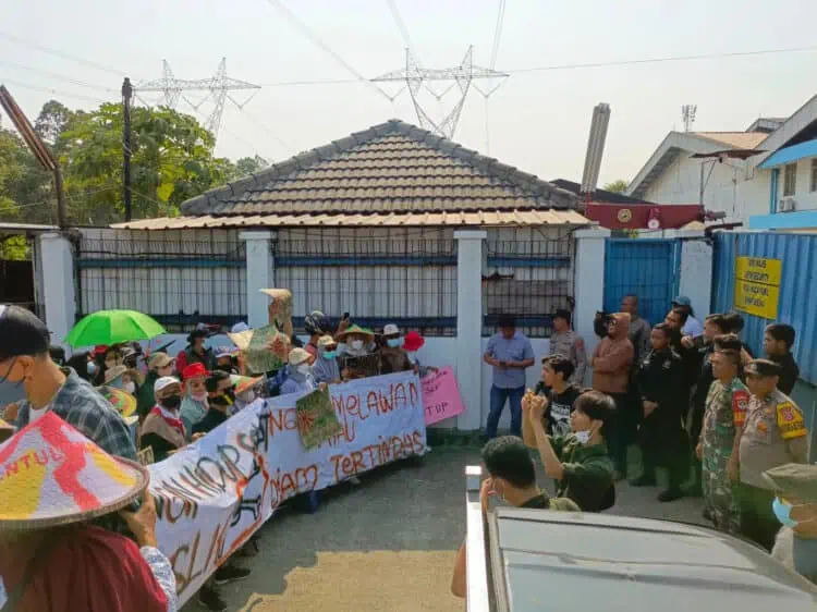 100 Warga Cengkok Sentul Demo PT SLI, Mediasi Bakal Digelar di Kantor Kecamatan Balaraja Pekan Depan