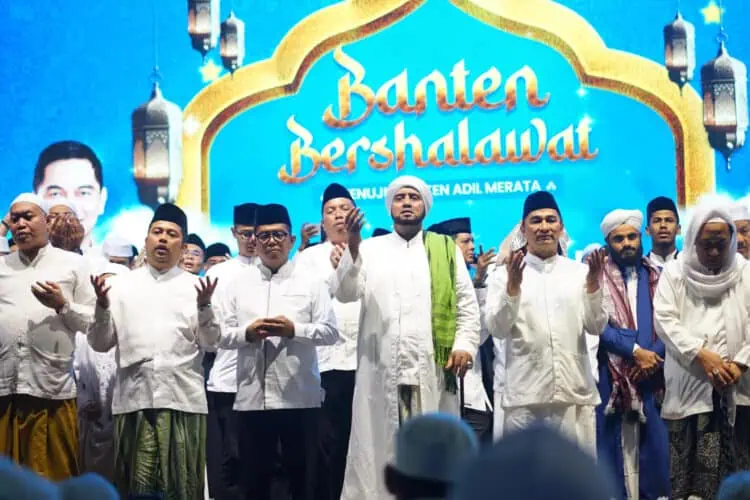 Dipimpin Habib Syech, Ribuan Jamaah Bersholawat dan Doakan Kemenangan Andra - Dimyati