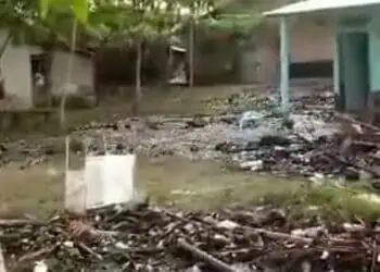 Gelombang Tinggi Landa Pesisir Lebak Selatan, Warga Diminta tak Beraktivitas di Pantai