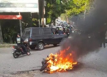Sepeda Motor Mahasiswi Universitas Pamulang Terbakar