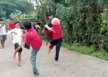 Viral Duel Gladiator Bocah SD di Tangerang Selatan, Disaksikan dan Direkam Temannya
