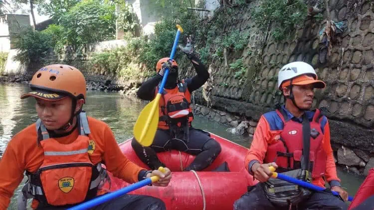 Hari Ke-6 Balita yang Hanyut di Ciledug Tak Kunjung Ditemukan, Pencarian Diperluas 20 km