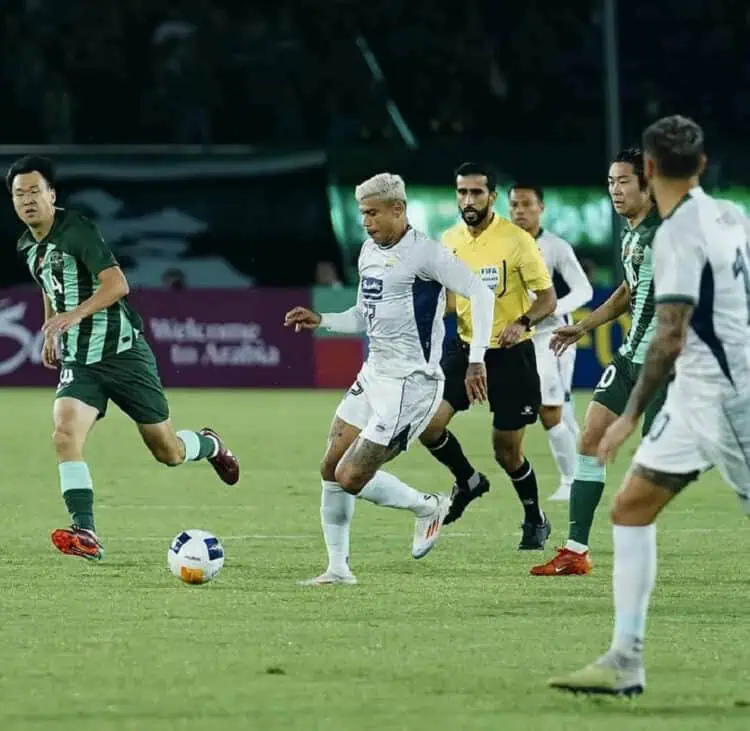 Persib Kalah Gegara Kesalahan Individu, Ini Kata Bojan Hodak
