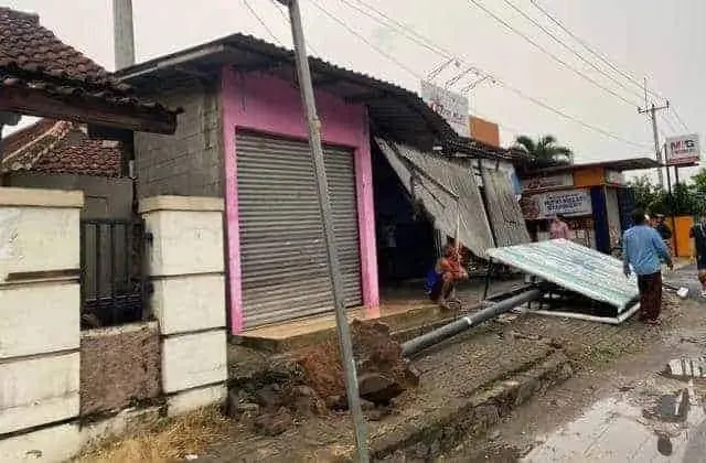 Puting Beliung Landa Lebak 3 Hari Berturut-turut, 340 Rumah Rusak