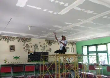 Plafon Ruang Kelas SDN 04 Pondok Ranji Roboh Saat Siswa Istirahat