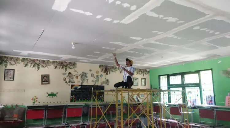 Plafon Ruang Kelas SDN 04 Pondok Ranji Roboh Saat Siswa Istirahat