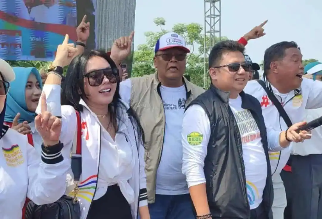 Kampanye Akbar Mad Romli-Irvansyah Dihadiri Ribuan Pendukung di Kecamatan Curug Kampanye Akbar Mad Romli-Irvansyah Dihadiri Ribuan Pendukung di Kecamatan Curug
