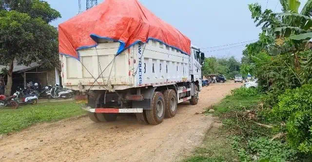 Warga di Lebak Keluhkan Dampak Truk Pengangkut Galian Tanah