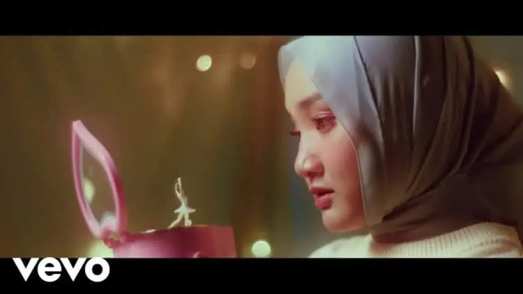 Lirik Lagu Kita Sama Sama Tau - Fatin