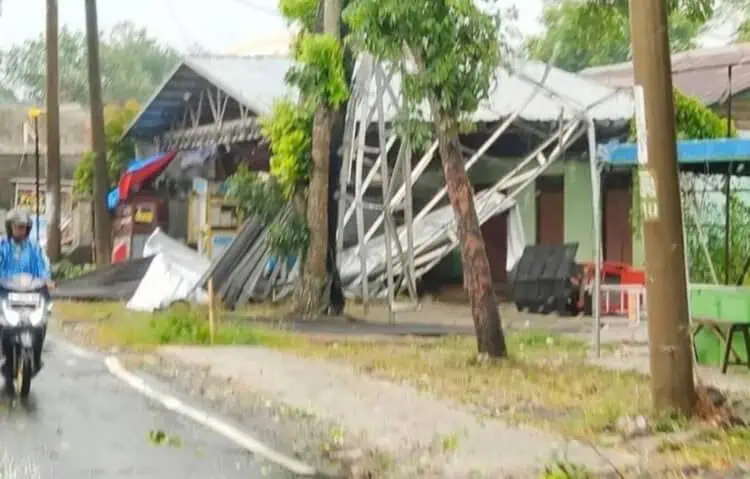 18 Rumah di Lebak Rusak Diterjang Angin Kencang