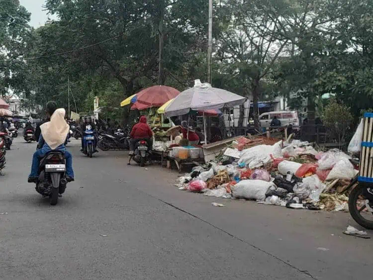 Pedagang Balik Lagi Jualan di Pinggir Kali, Pasar Sipon Bak Kembali ke "Wajah Asli"