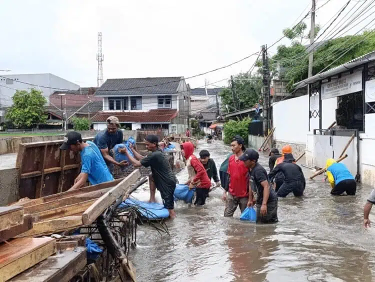 Kembali Kebanjiran, Warga Taman Mangu Indah Minta Proyek Tanggul Diselesaikan