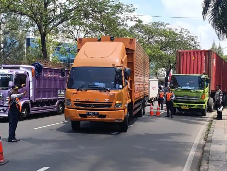Dishub Tangsel Perketat Pengawasan Mobil Barang di Jalan Perbatasan
