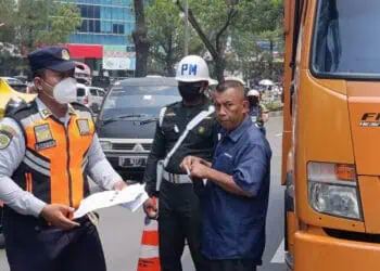 Langgar Jam Operasi, 44 Mobil Muatan Barang Terjaring Razia di Serpong