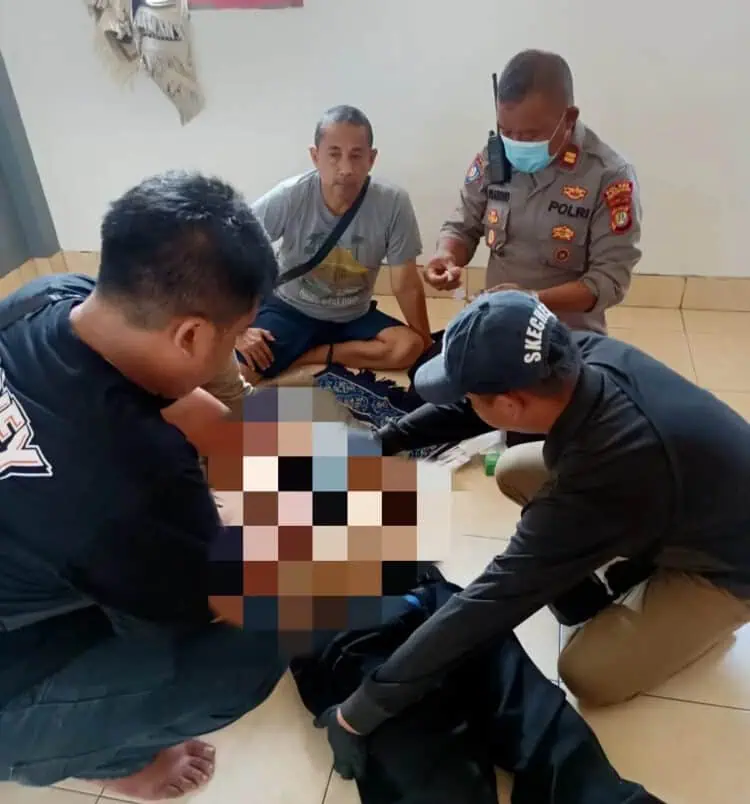 Pria Paruh Baya Tewas di Dalam Toilet SPBU Pondok Aren