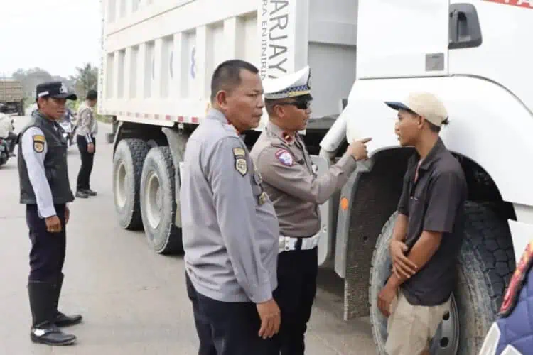 Dishub Kabupaten Tangerang Gelar Razia di Kronjo, 13 Truk Terjaring