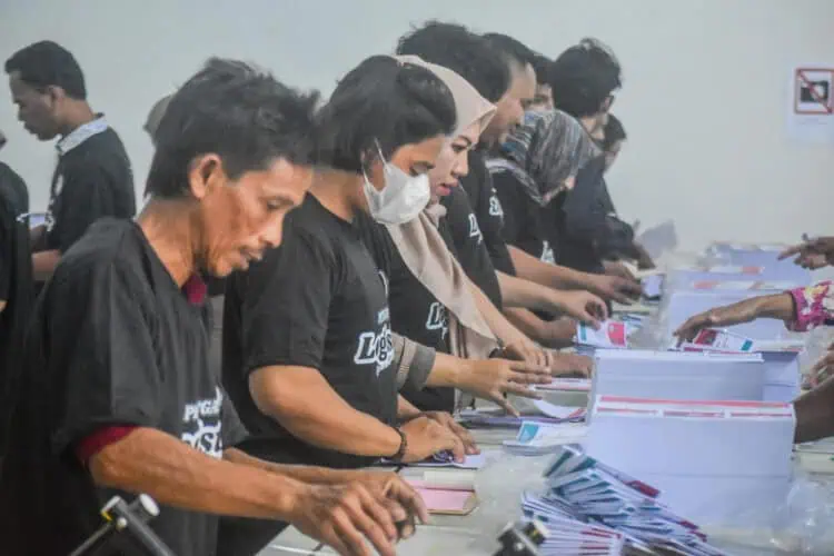KPU Kota Tangerang Mulai Lakukan Pelipatan Surat Suara Pilkada 2024