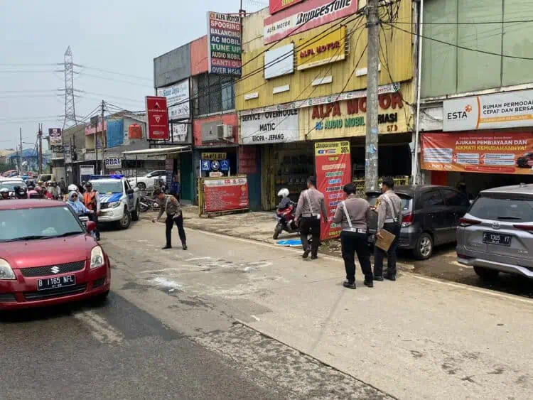 Kecelakaan Libatkan Truk, Pemotor Wanita Tewas di Pamulang