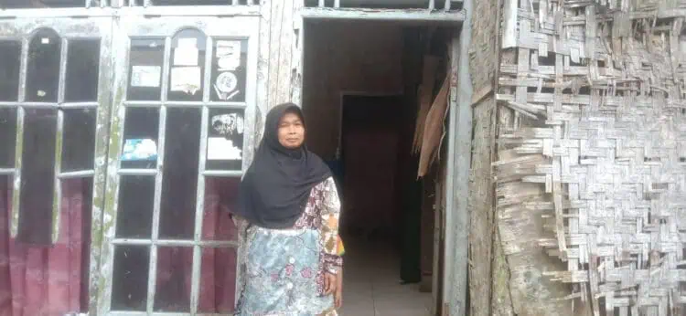 Terharu, Tim Pemkab Pandeglang Tinjau Rumah Nenek Sa'adiah