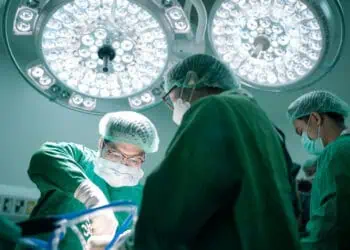 Tindakan operasi di Bethsaida Hospital Gading Serpong. (ISTIMEWA)