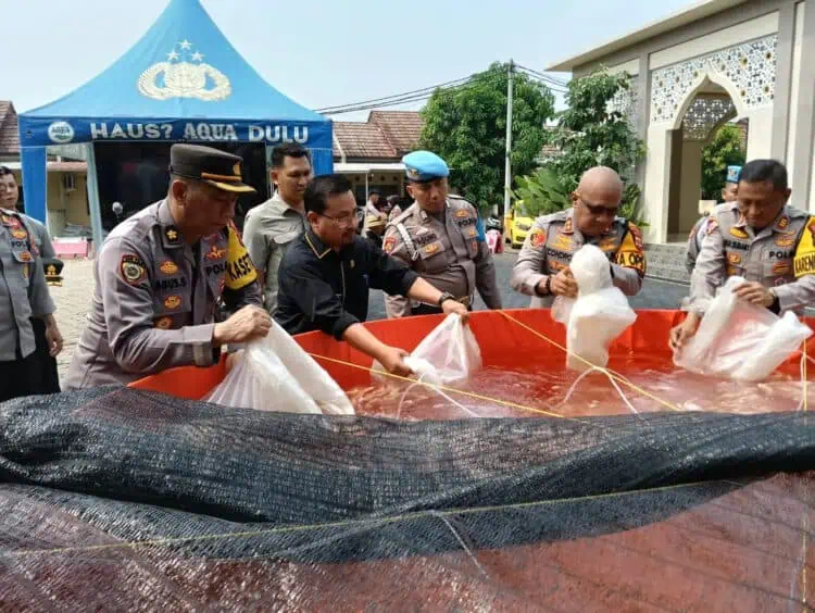 Polres Serang Serentak Tebar 200 Ribu Benih Ikan, Diskan Siap Dampingi