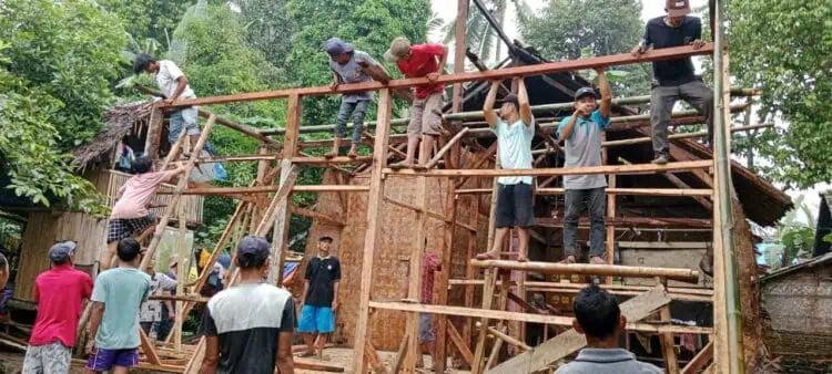 Tak Dibantu Pemda Pandeglang, Rumah Nenek Sa'adiah Dibangun Swadaya