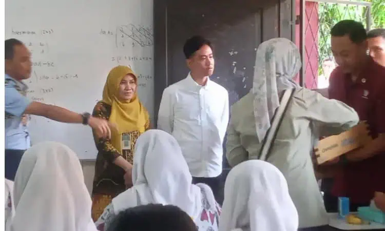 Kunjungi SMK Negeri 3 Kota Tangerang, Wapres Gibran Disambut Histeris Siswa