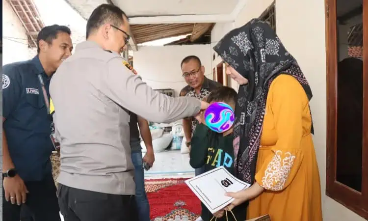 Kapolresta Tangerang Anak Korban Kekerasan di Kronjo