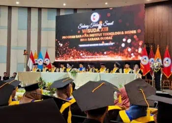 Ratusan Lulusan Global Institute Diwisuda, Rektor: Wisudawan Harus Jadi Generasi Mandiri dan Kreatif