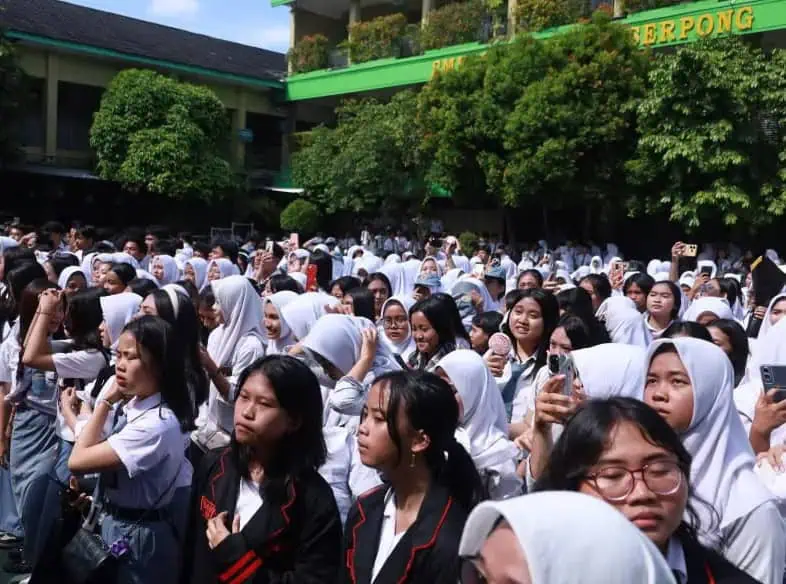 Peringati HGN 2024, SMK Pustek Beri Penghargaan Guru Berprestasi Peringati HGN 2024, SMK Pustek Beri Penghargaan Guru Berprestasi