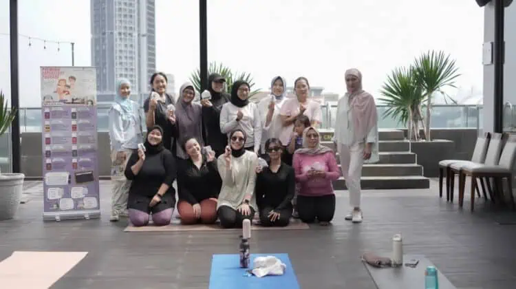 Yoga Class "Twist & Flow" Hadir di Hotel Santika Premiere Bintaro