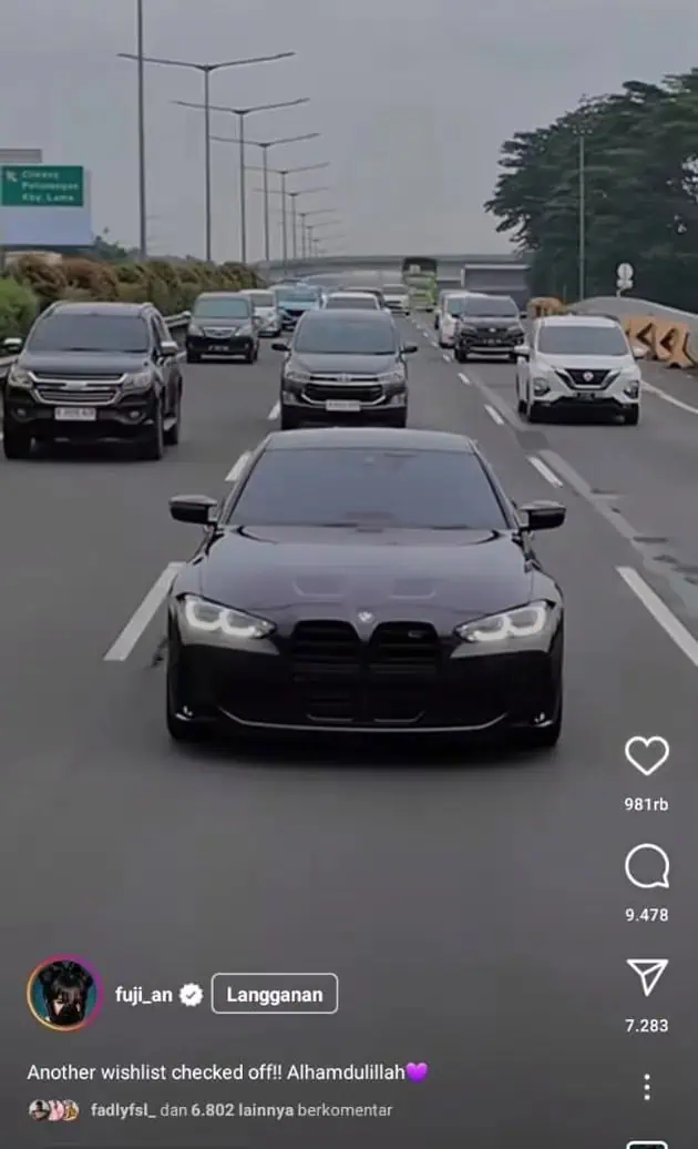 Mobil Kesayangan Fuji Ditabrak, Ibunda Fuji Syok Mobil Kesayangan Fuji Ditabrak, Ibunda Fuji Syok
