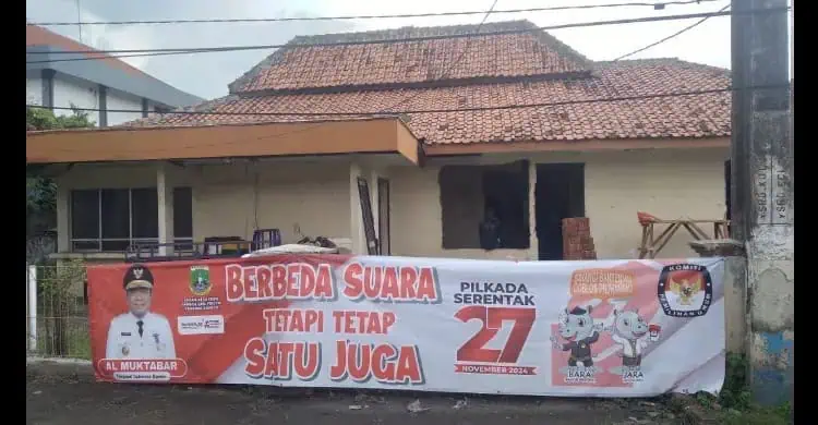Narasi Spanduk Kontroversial, Pejabat Kesbangpol Banten Bakal Diperiksa BKD