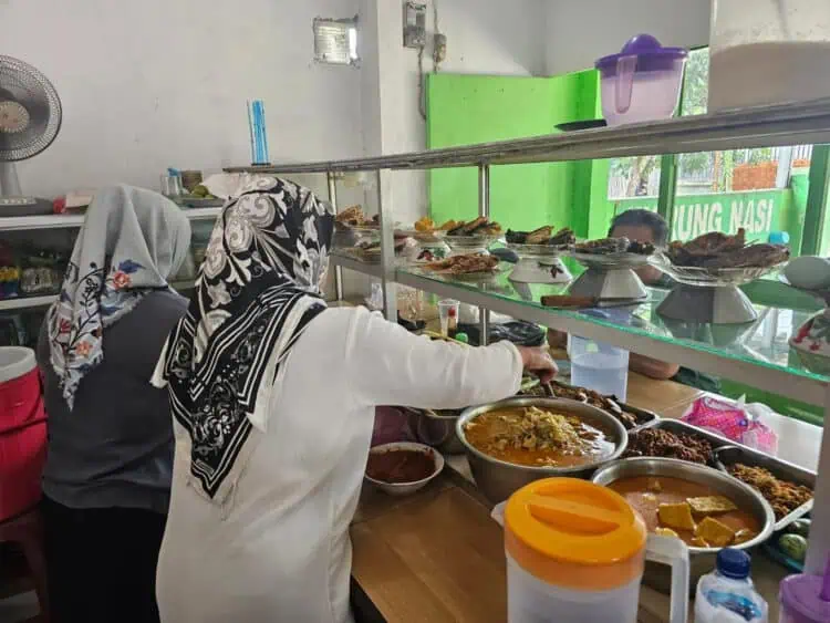 Wali Murid Keluhkan Anggaran MBG, Hanya Rp 10 Ribu Per Porsi