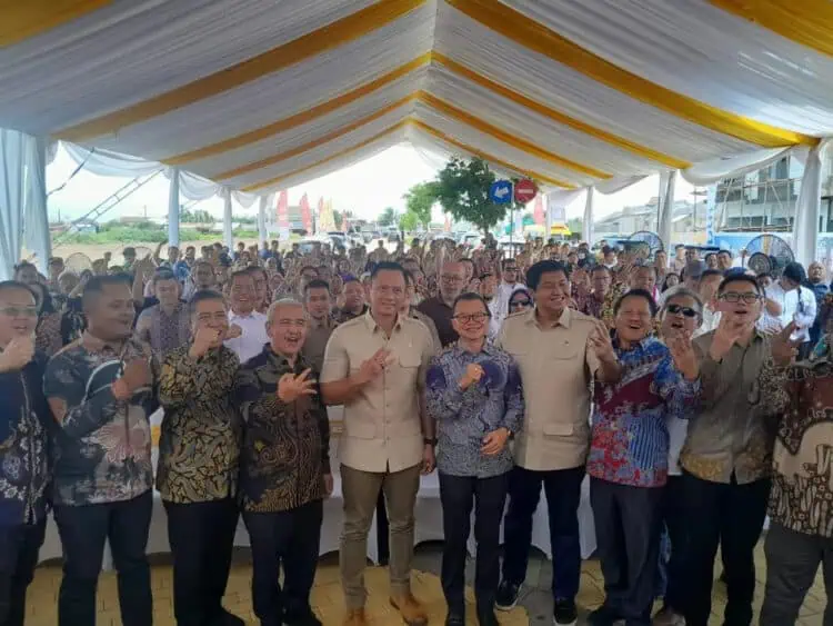 Menteri Koordinator Infrastruktur dan Pembangunan Kewilayahan RI, Agus Harimurti Yudhoyono (AHY), berkunjung ke salah satu perumahan di Kabupaten Serang, Kamis (12/12/2024). (ISTIMEWA)