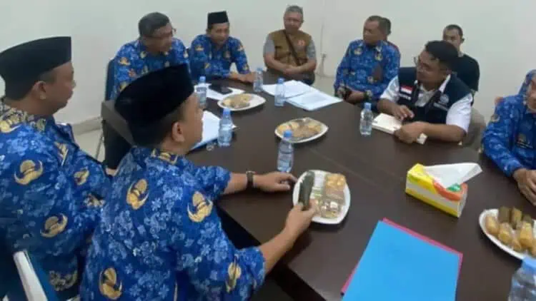 Pegawai di instansi terkait di lingkungan Pemkab Pandeglang, sedang Rakor terkait penanganan bencana. (ISTIMEWA)