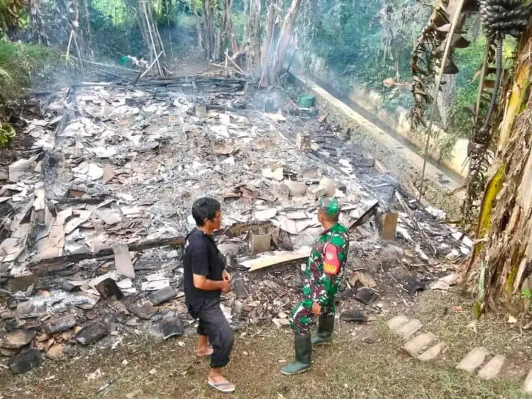 Ditinggal Jualan, Rumah Warga Majasari Pandeglang Ludes Terbakar