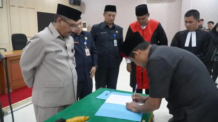 Sekda Pandeglang Lantik Tiga Pejabat Esselon III dan 37 Jafung