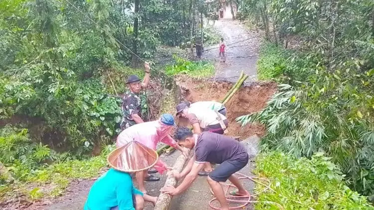 Jembatan Citaman Pandeglang Ambruk, Akses Masyarakat Terputus