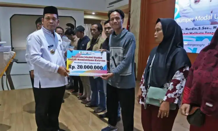 102 Warga Kota Tangerang Terima Bantuan Pengentasan Kemiskinan Ekstrem, Senilai Rp 20 Juta